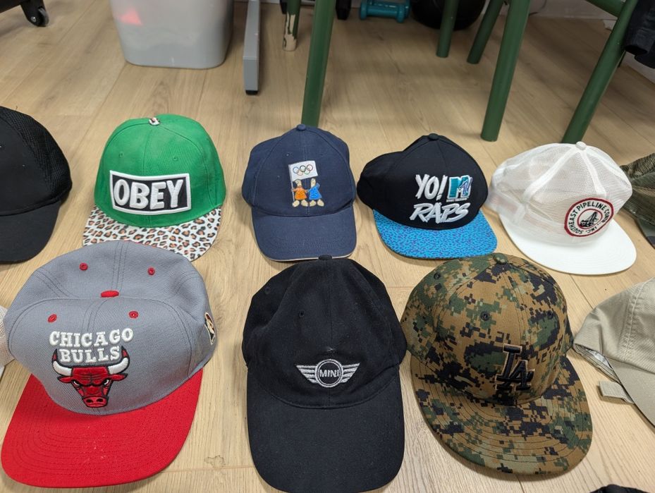 шапки New era, Buff, Under Armour, Mitchel and sons като ново за продажба 12-15