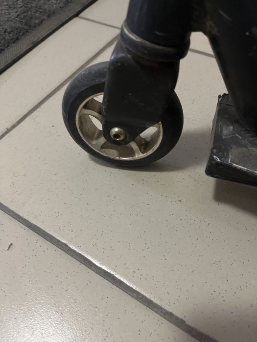 самокат трюковой срочно продам