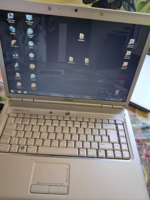 Продавам лаптоп DEEL 15 инча