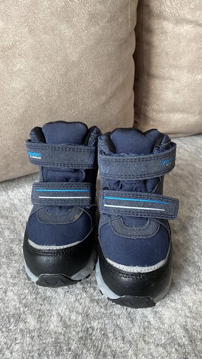 Продам ботинки на мальчика 22 размер