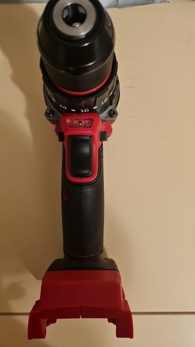 Bormasina milwaukee 18v