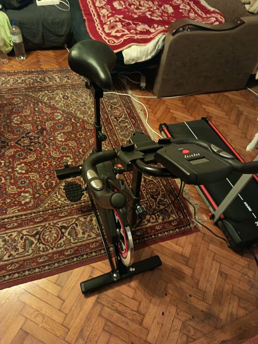 Elado egy futo bicikli