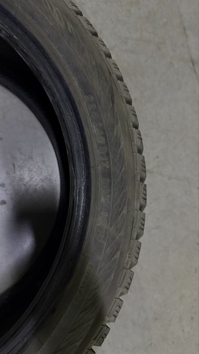 Продам зимние шины Yokohama ice guard