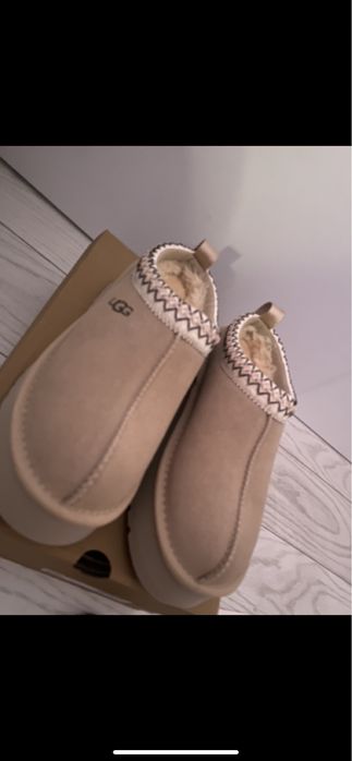 UGG noi Originale crem