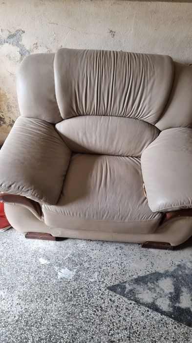 Кожени дивани втора употреба