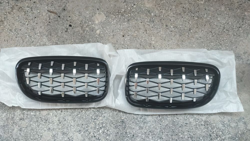 Решетки за BMW E90 Фейслифт.