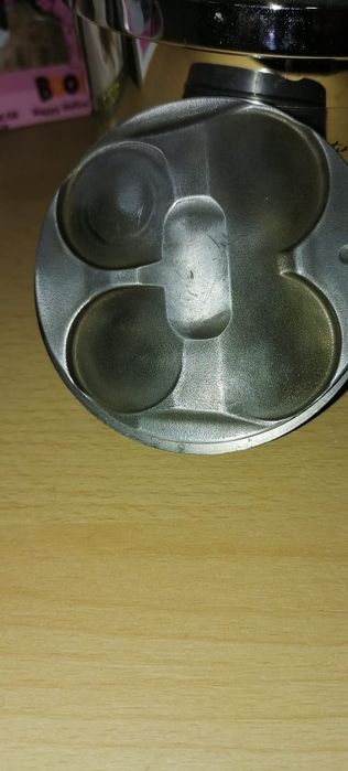 Vând chiulaosa honda crf 250r și piston