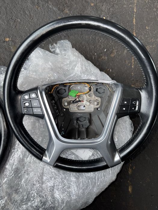 Volvo 2 броя волани