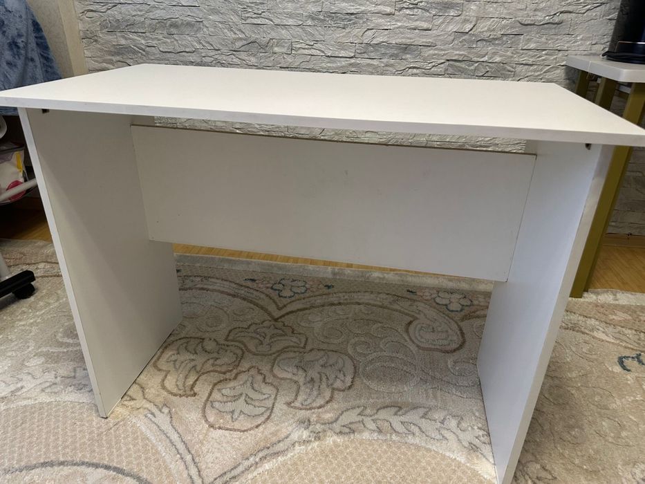 Продам 2 стола в хорошем состоянии