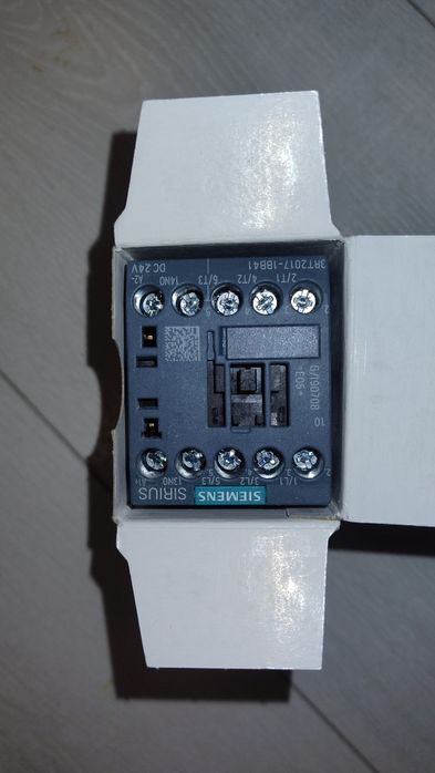 Контактор Siemens 12A 24VDC
