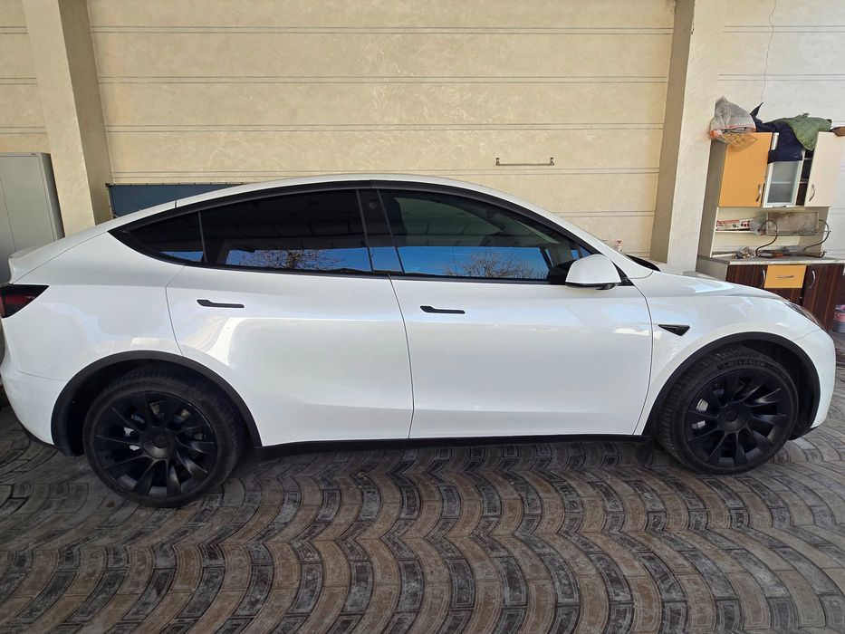 Tesla Model Y long range evropa