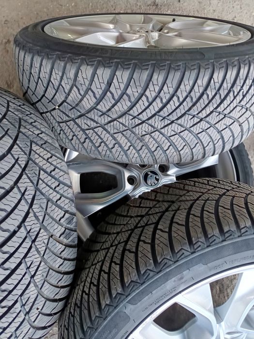 19ц.Оригинални джанти с всесезони гуми за Шкода 5х112