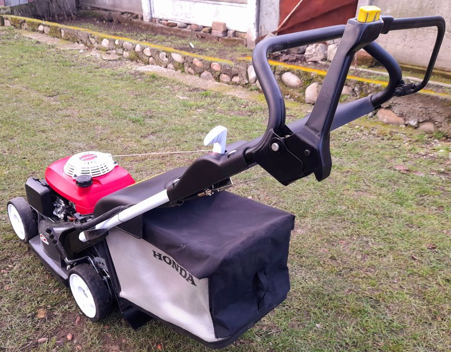 Masina tuns iarba Semi-profesională Honda HRX 426 43CM 4HP 4TIMPI