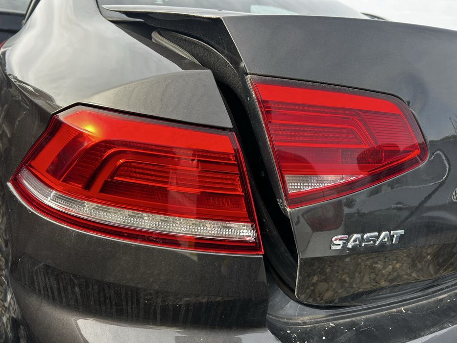 Stop stânga aripă Volkswagen Passat B8 berlină