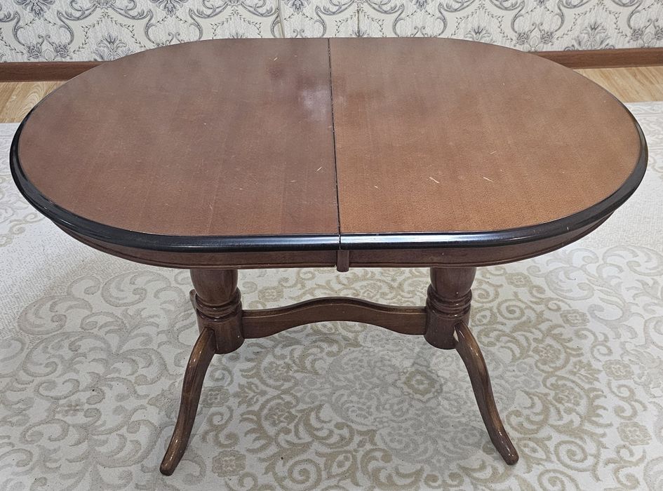 Продам обеденный стол из дуба