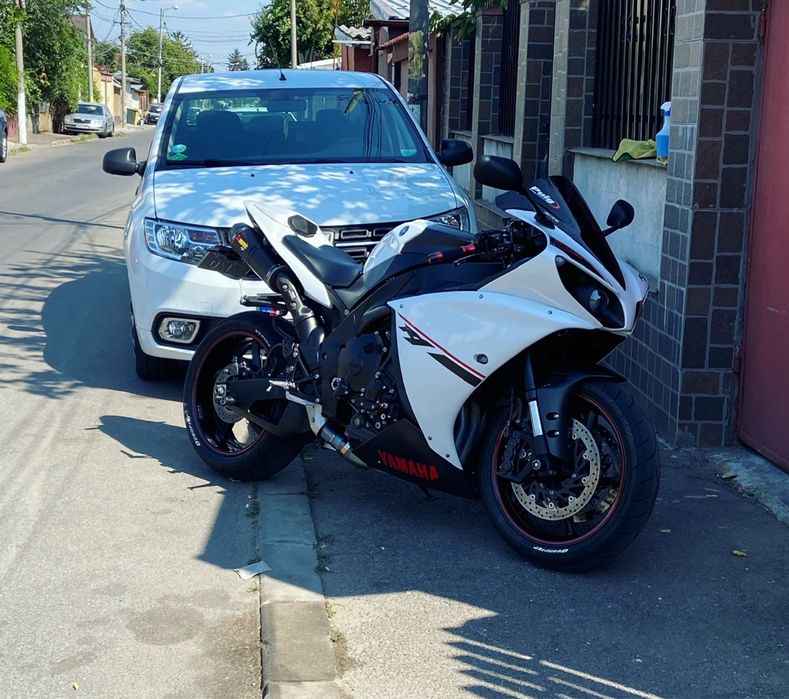 Yamaha r1 crossplane 2014 (bigbang)