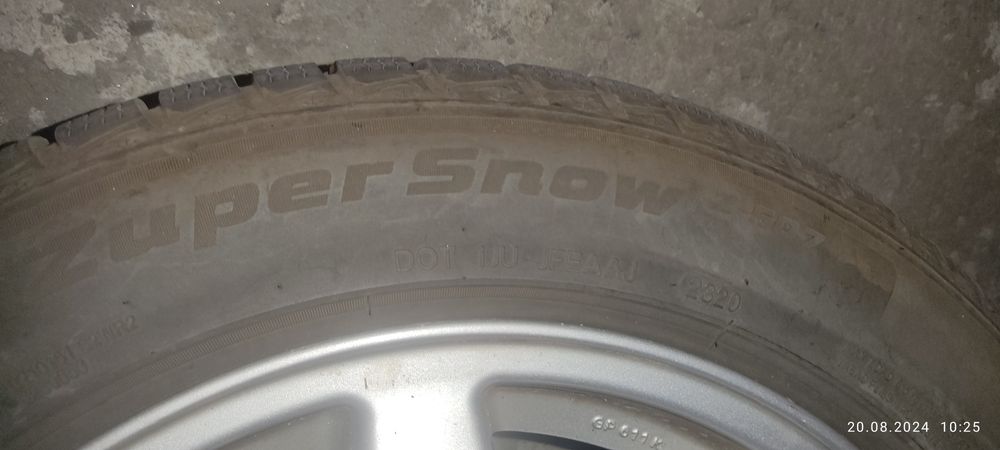 Продавам комплект джанти със зимни гуми