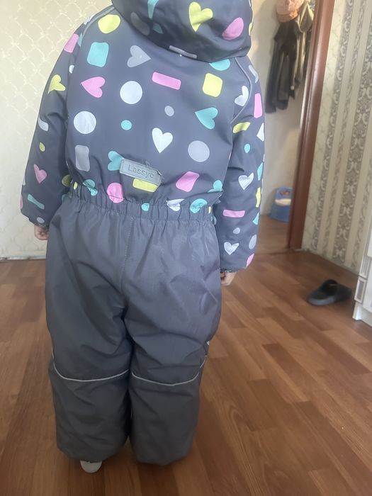 Продам детские зимние комбинезоны