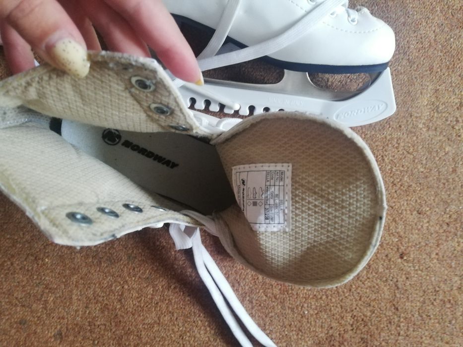 Продам коньки...