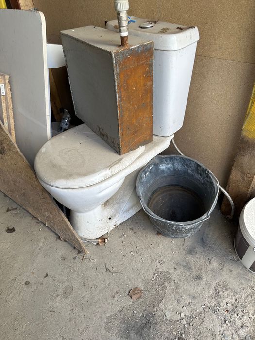 Унитазы, раковины