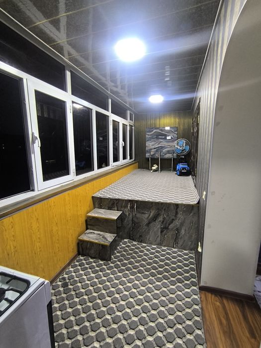 3 xonali xonadon sotiladi