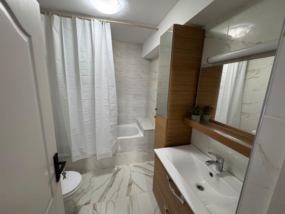 Inchiriez Apartament 3 camere | Bloc Nou |