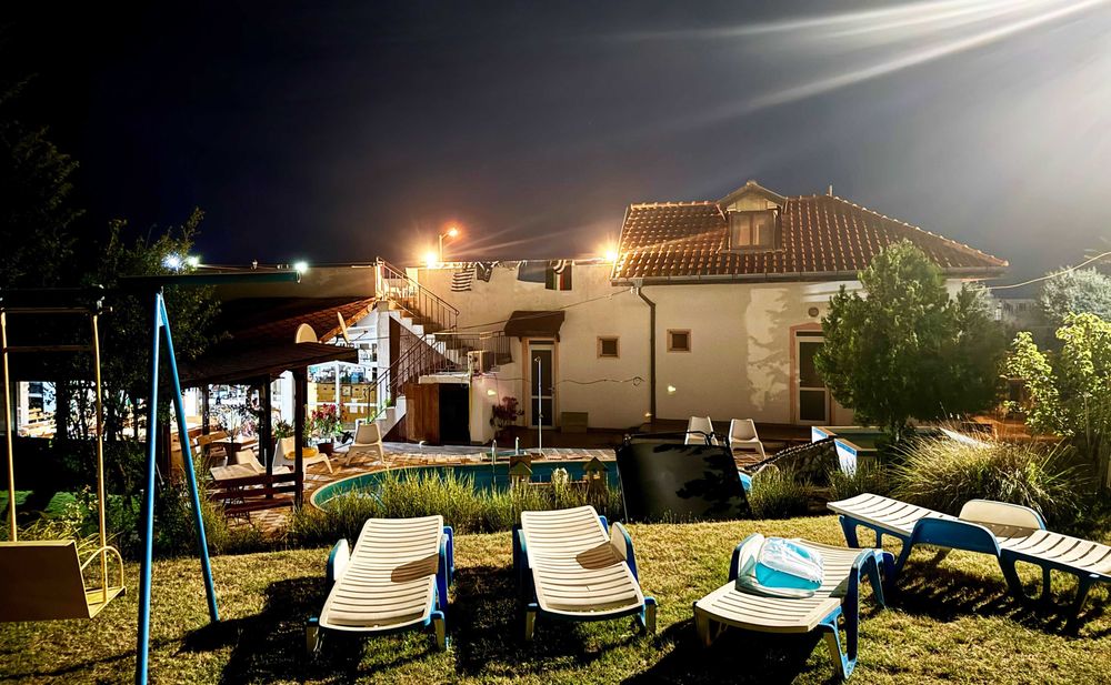 Продава се Къща в Бяла - 600 кв.м за 413 €/кв.м - Снимка #19