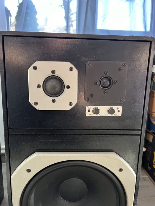 Boxe de provenienta germana cu difuzoare ITT si Heco bass 30 cm