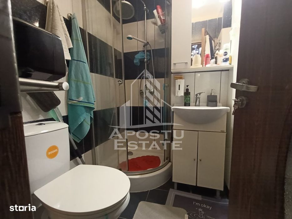 Apartament 4 camere, decomandat, 3 dormitoare, 2 bai, zona Fratelia.