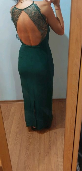 Елегантна рокля с гол гръб