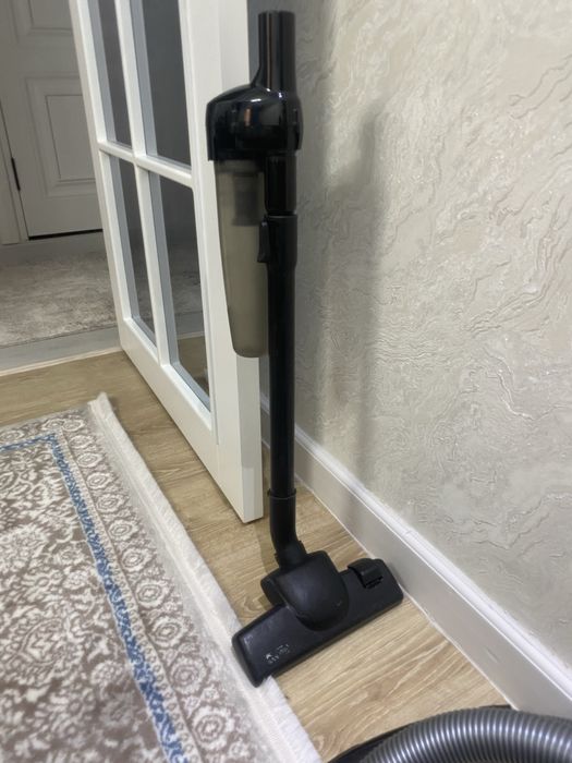 Срочно продаетса пылесос artel 2000w в очень хорошим состояние
