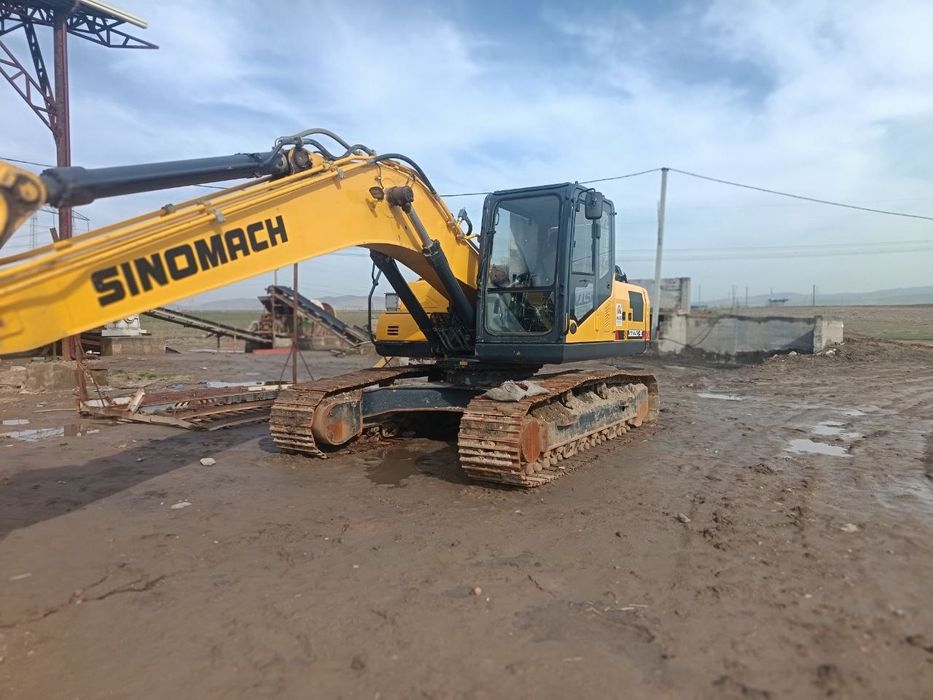 Ekskavator 2024 yil sotiladi