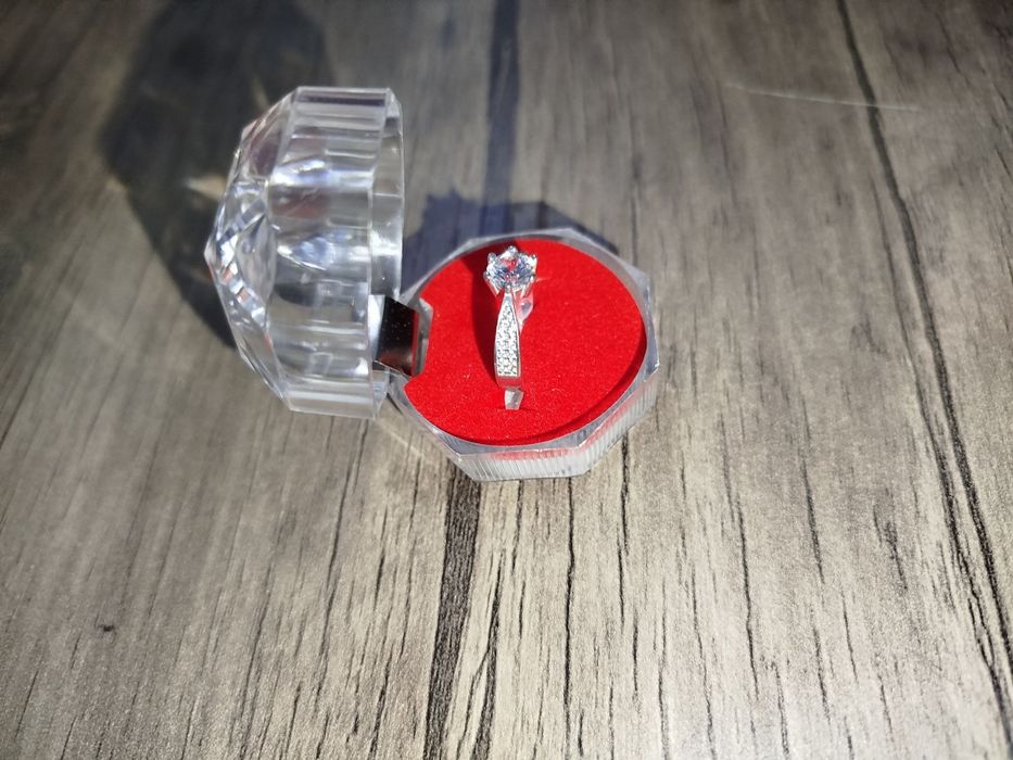 KUMUSH UZUK (proba: 925) СЕРЕБРЯНОЕ КОЛЬЦО (проба: 925)