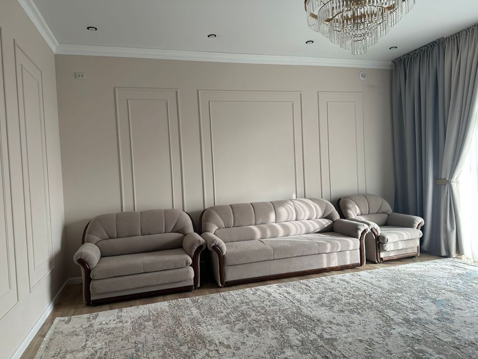 Продам диван тройку.