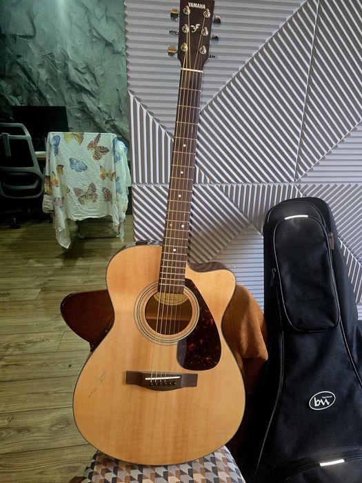 Продам гитару срочно!!!