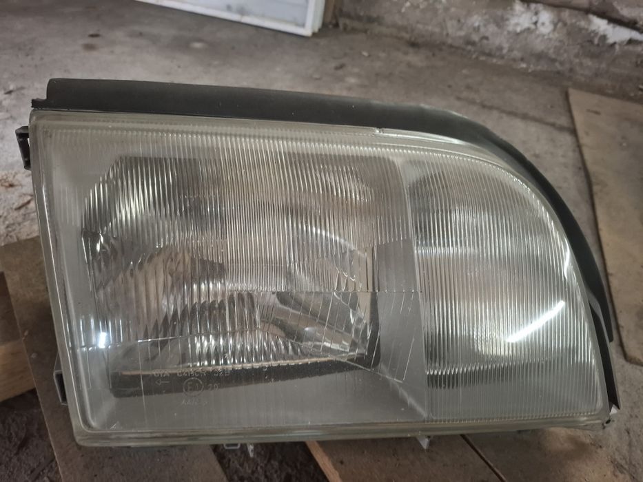 Продам фары мерседес кабан