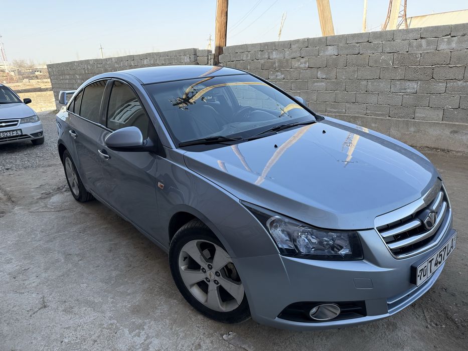 Lasetti cruz metani bor