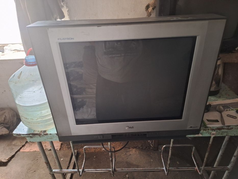 Lg flatron продам