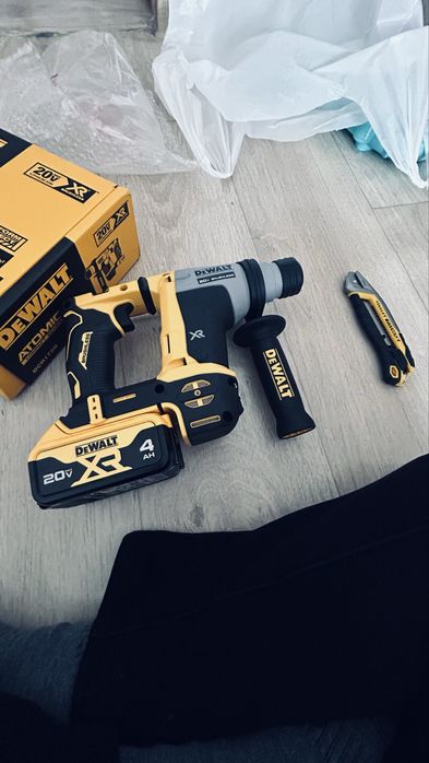 Перфератор DeWALT 172N