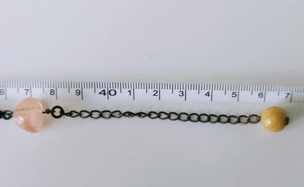 Vechi colier lant cu pietre din sticla roz ,copii