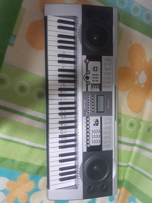 Продам музыкальный