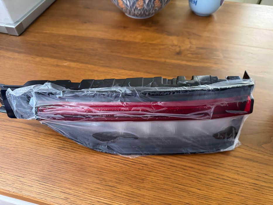 Стоп багажник Jeep Grand Cherokee wl 21+ - 68377974AD