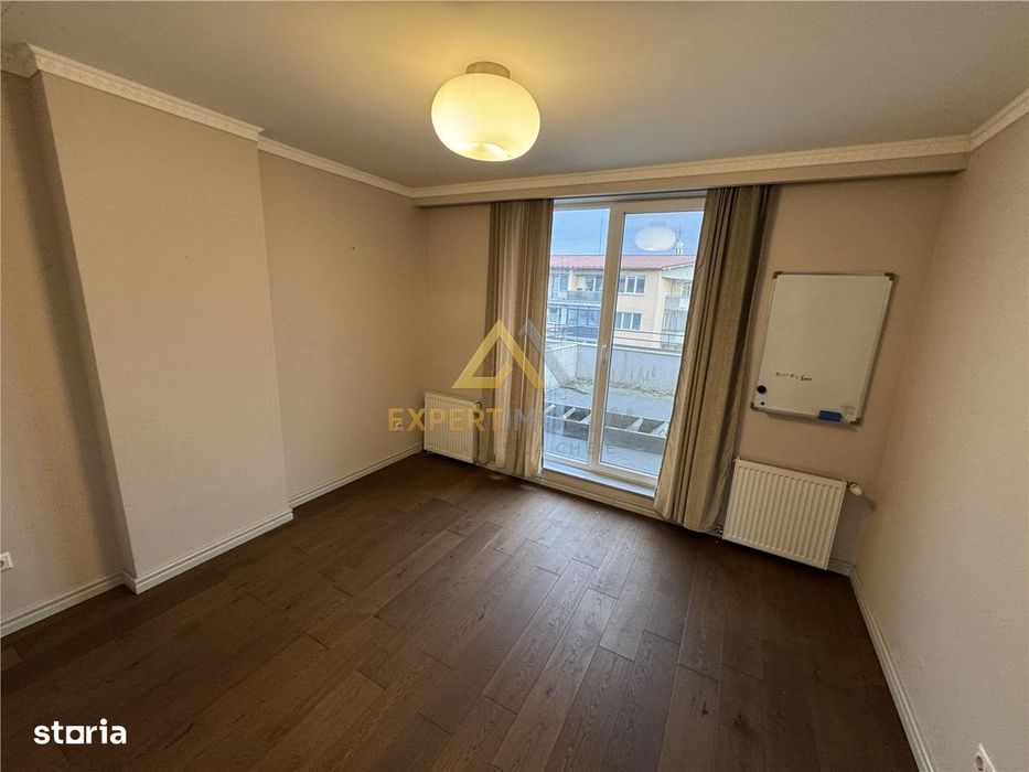 Penthouse De Vanzare  Langa Hotel Europa