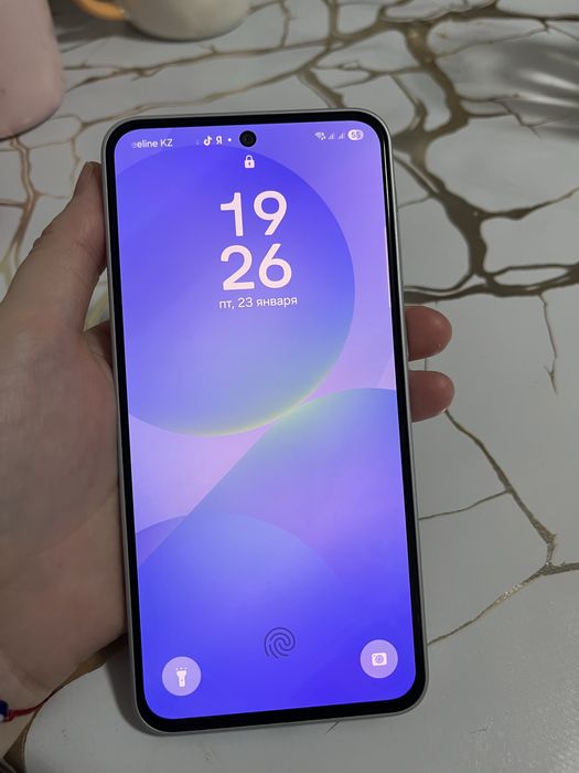 СРОЧНО продаю самсунг А36 5G