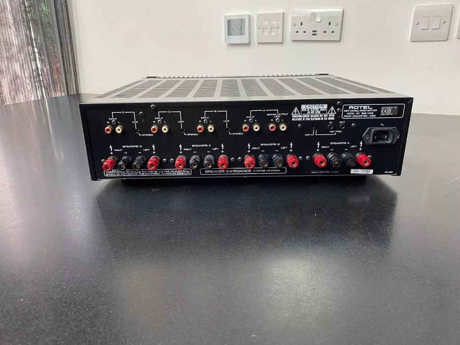 Усилвател Rotel RMB-1048