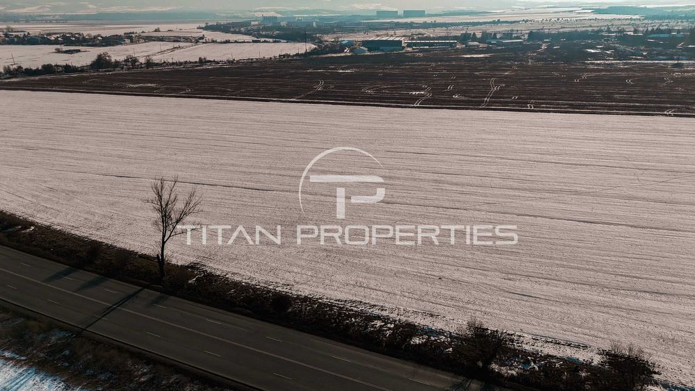 Продава се Парцел в с. Волуяк, Област София-град - 9998 кв.м за 61 €/кв.м - Снимка #1