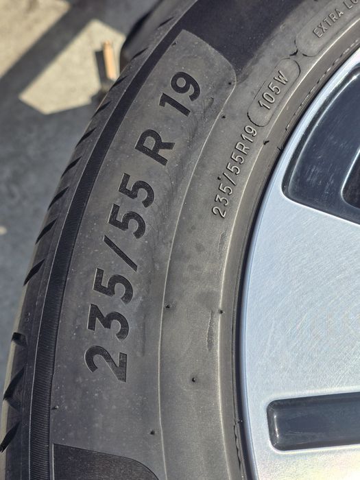 2 Броя 235/55/19 Michelin 6mm
