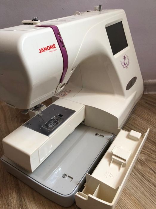 Швейная машина продам