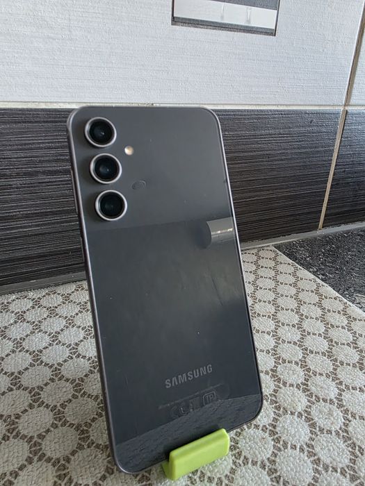 Продам Samsung S23 Fe