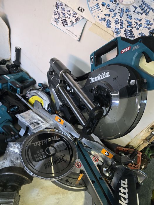 Vand scule Makita 40v Xgt